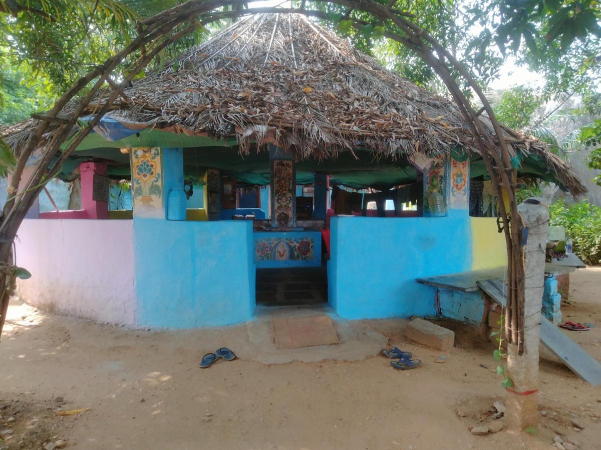 Goldengarden Cottages Hampi Luaran gambar