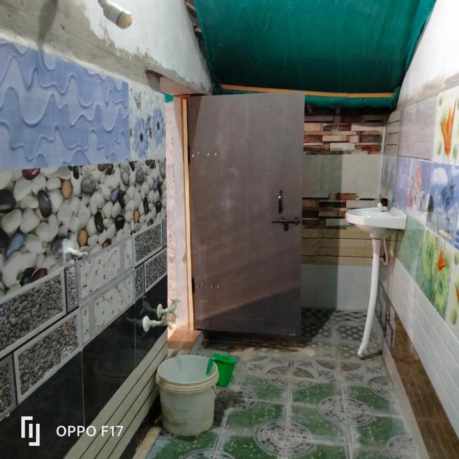 Goldengarden Cottages Hampi Bilik gambar